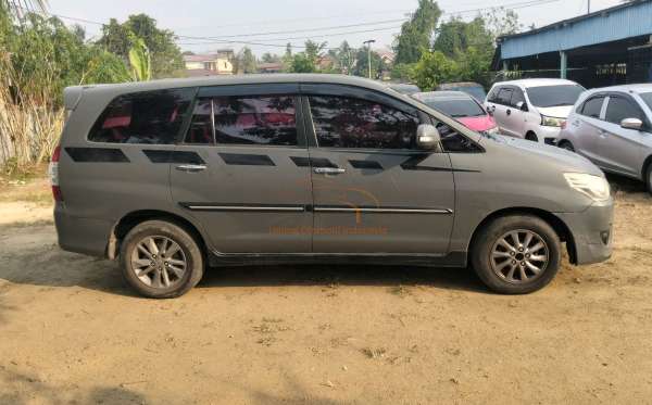 TOYOTA INNOVA