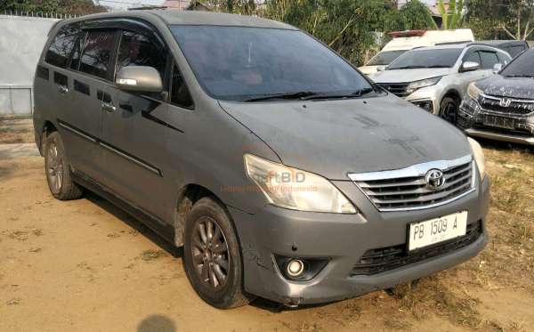 TOYOTA INNOVA