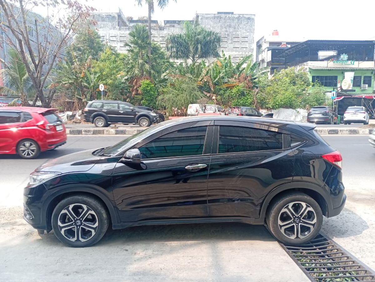 HONDA  HRV  RU1 1.5 E