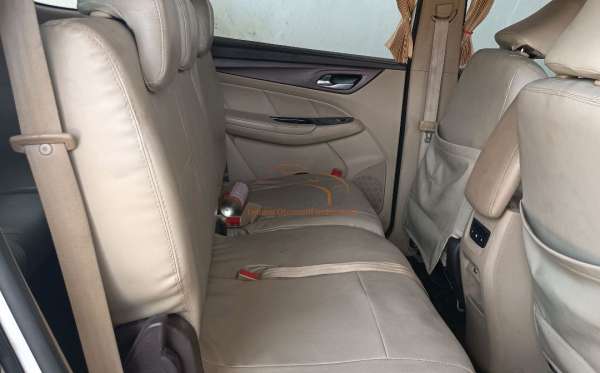 WULING CORTEZ 1.8C