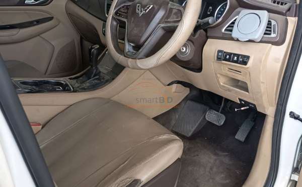 WULING CORTEZ 1.8C
