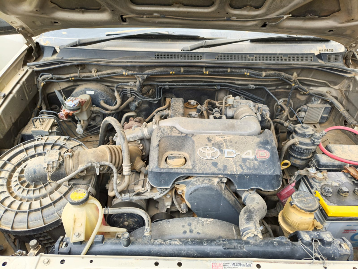 TOYOTA  FORTUNER  G 2.5