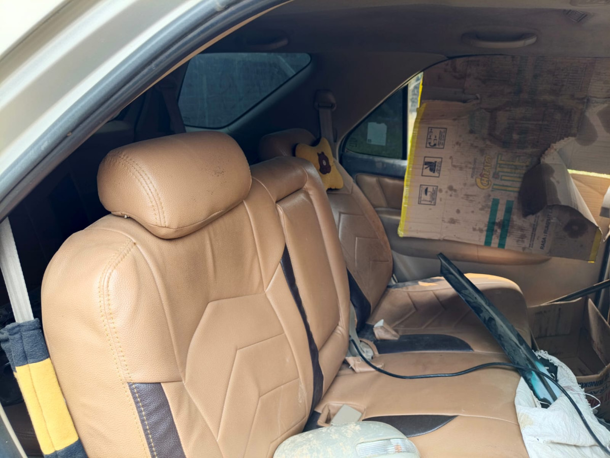 TOYOTA  FORTUNER  G 2.5