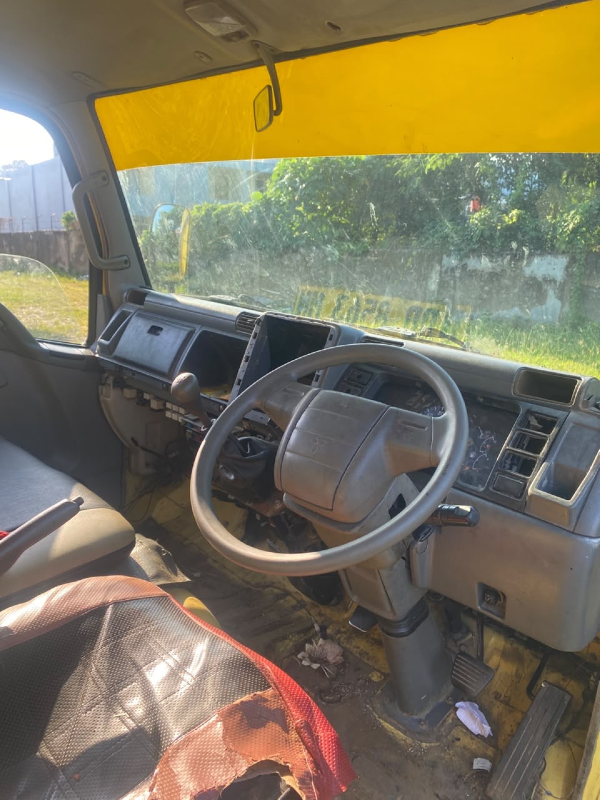 MITSUBISHI  COLT DIESEL  FE74HDV (4X2) M/T
