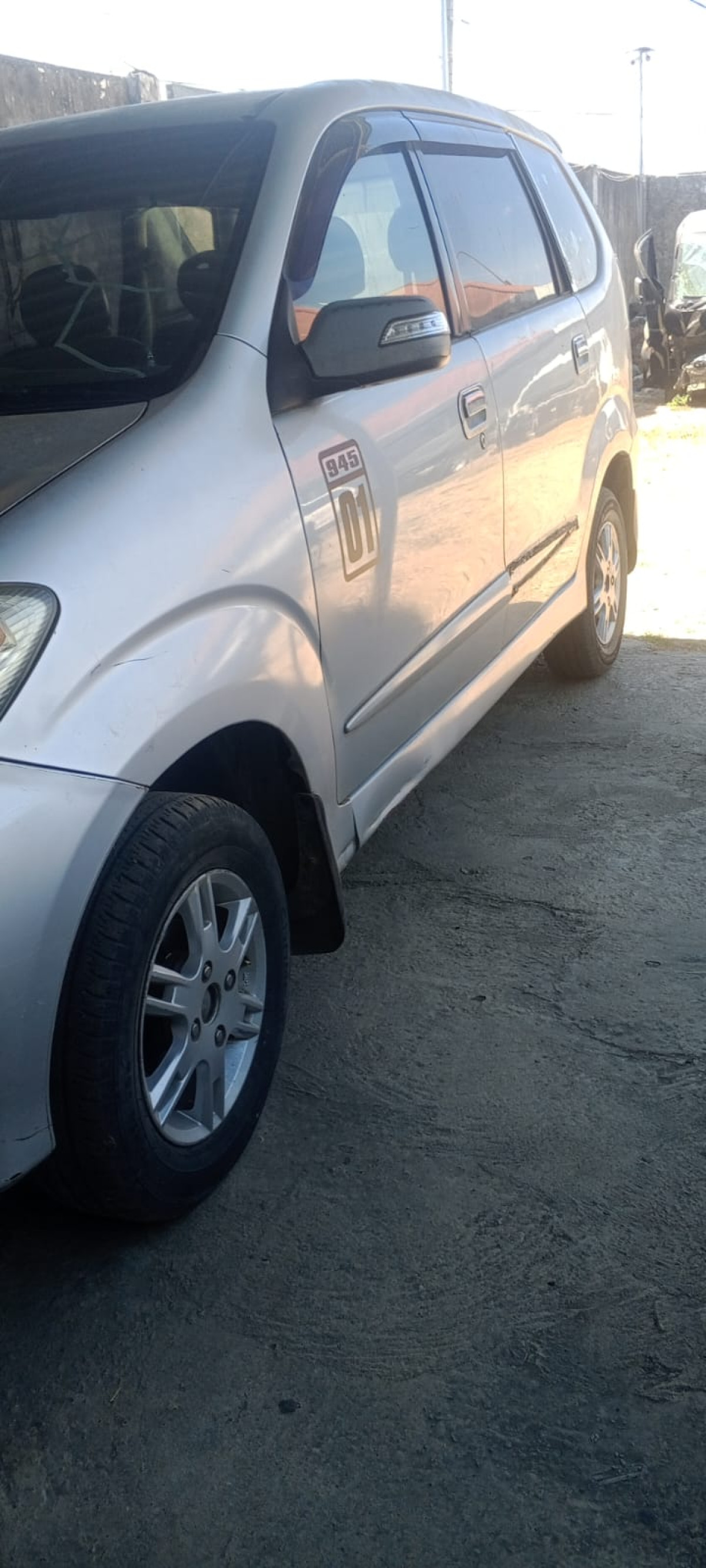 DAIHATSU XENIA