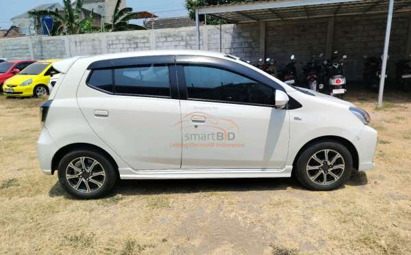 DAIHATSU AYLA 1.2R