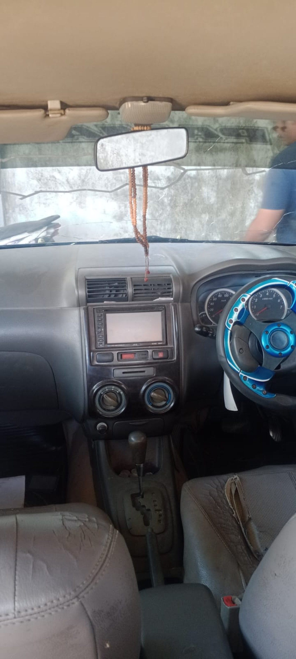 DAIHATSU XENIA