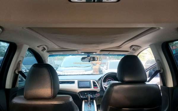 HONDA HRV 1.8 RS CVT CKD