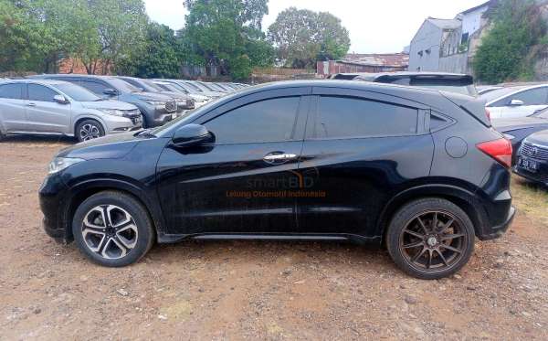 HONDA HRV 1.8 RS CVT CKD