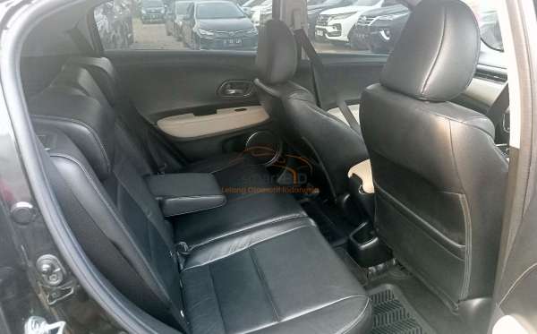 HONDA HRV 1.8 RS CVT CKD