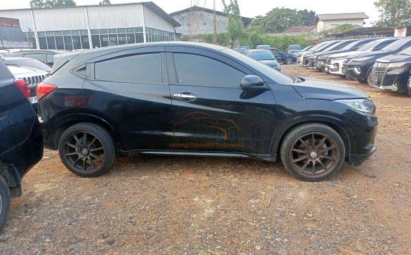 HONDA HRV 1.8 RS CVT CKD