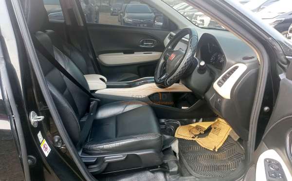 HONDA HRV 1.8 RS CVT CKD