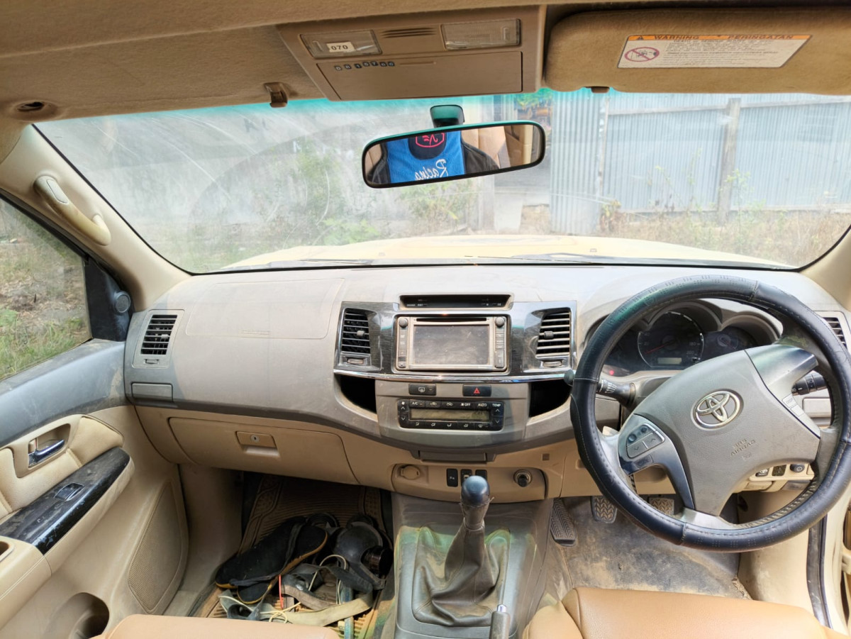 TOYOTA  FORTUNER  G 2.5