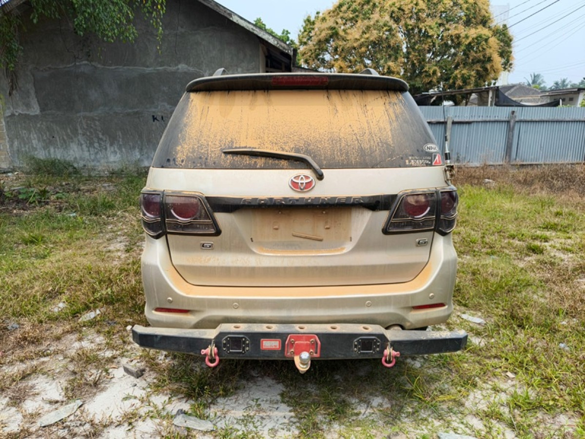TOYOTA  FORTUNER  G 2.5