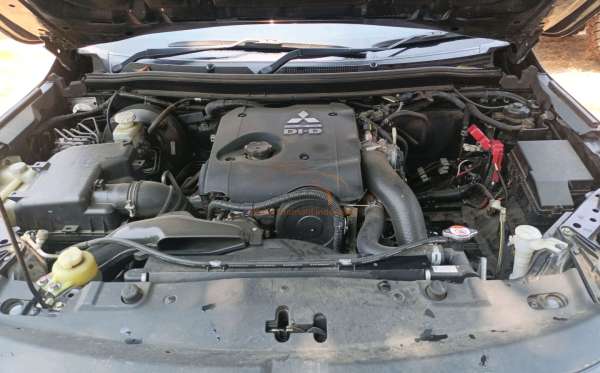 MITSUBISHI PAJERO SPORT 2.5L EXCEED (4X2)