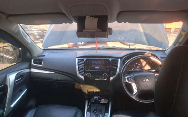 MITSUBISHI PAJERO SPORT 2.5L EXCEED (4X2)