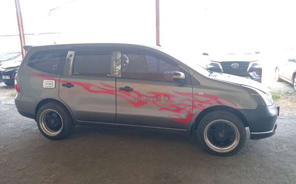 NISSAN LIVINA