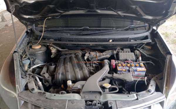 NISSAN LIVINA