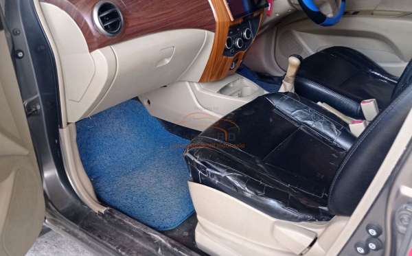 NISSAN LIVINA