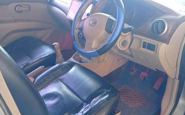 NISSAN LIVINA