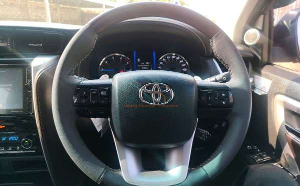 TOYOTA FORTUNER 2.4 VRZ
