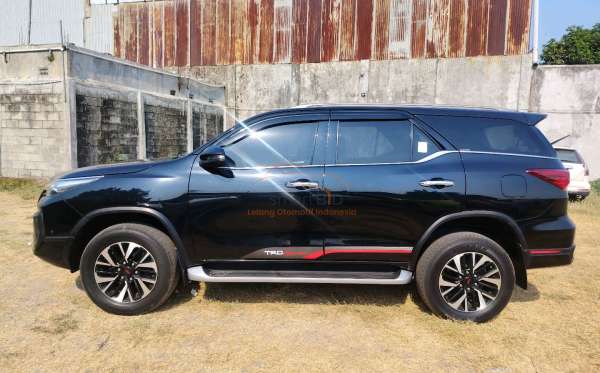 TOYOTA FORTUNER 2.4 VRZ