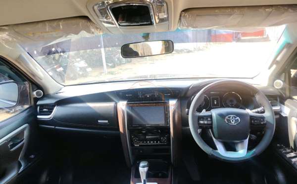 TOYOTA FORTUNER 2.4 VRZ