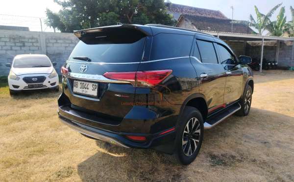 TOYOTA FORTUNER 2.4 VRZ
