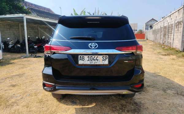 TOYOTA FORTUNER 2.4 VRZ