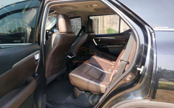 TOYOTA FORTUNER 2.4 VRZ