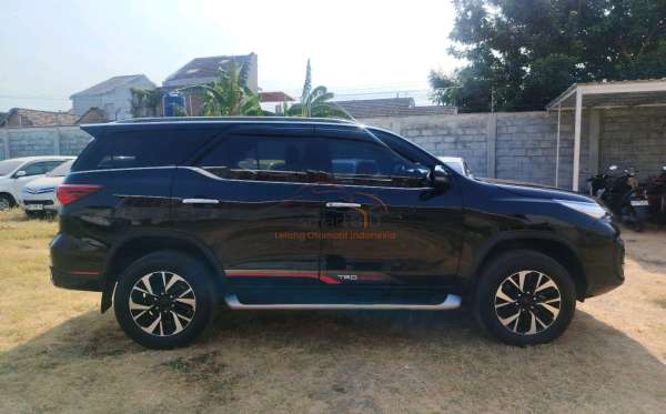 TOYOTA FORTUNER 2.4 VRZ