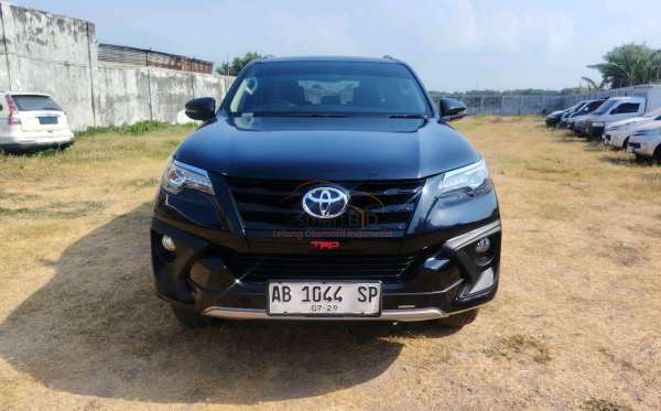 TOYOTA FORTUNER 2.4 VRZ