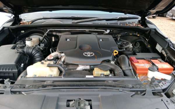 TOYOTA FORTUNER 2.4 VRZ
