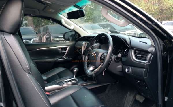 TOYOTA FORTUNER 2.4 VRZ