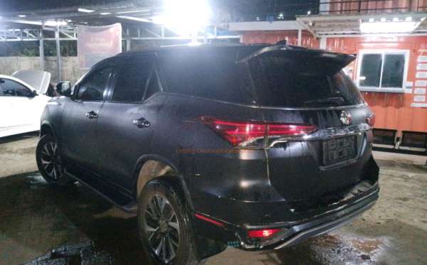 TOYOTA FORTUNER 2.4 VRZ