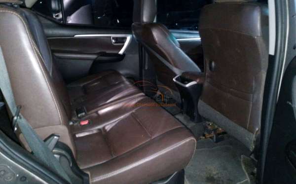 TOYOTA FORTUNER 2.4 VRZ