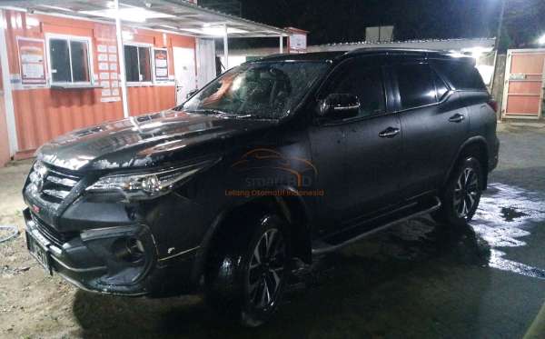 TOYOTA FORTUNER 2.4 VRZ