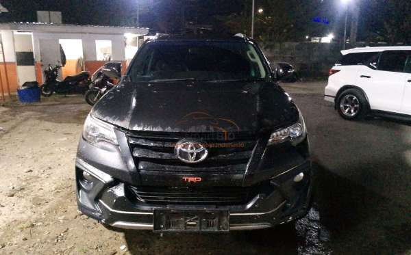 TOYOTA FORTUNER 2.4 VRZ