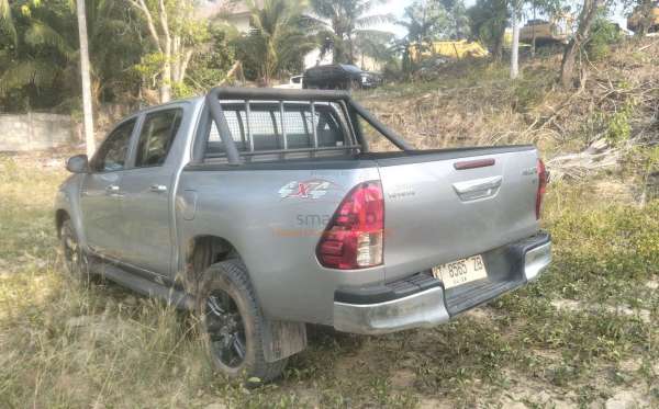 TOYOTA HILUX DOUBLE CABIN