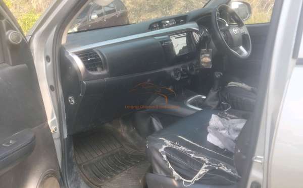 TOYOTA HILUX DOUBLE CABIN
