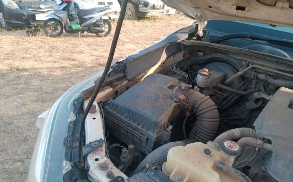 TOYOTA HILUX 2.4 E