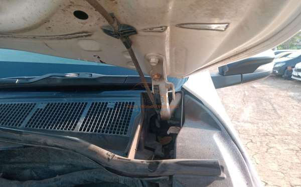 TOYOTA HILUX 2.4 E
