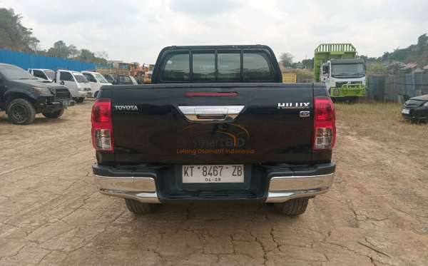 TOYOTA HILUX 2.4G DC 4X4