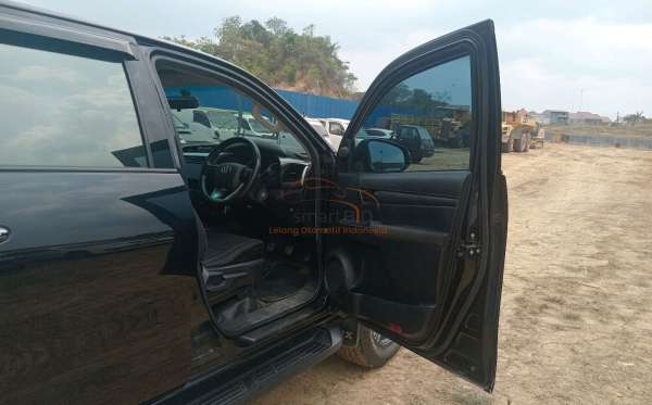 TOYOTA HILUX 2.4G DC 4X4