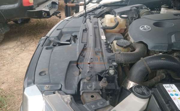 TOYOTA HILUX 2.4G DC 4X4