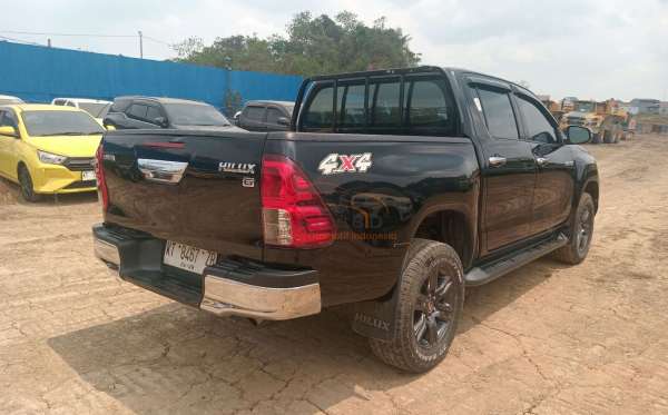 TOYOTA HILUX 2.4G DC 4X4
