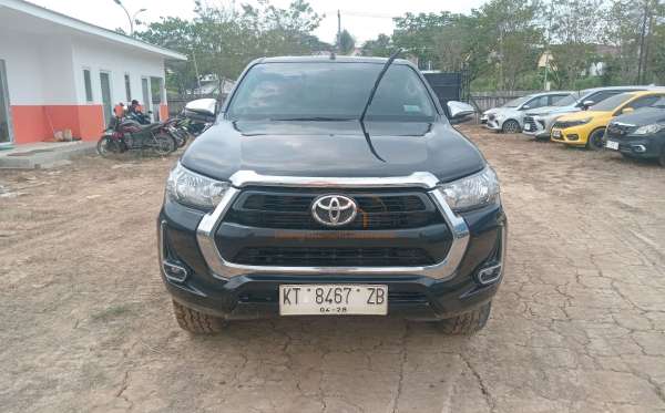 TOYOTA HILUX 2.4G DC 4X4