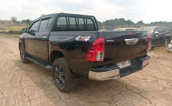 TOYOTA HILUX 2.4G DC 4X4
