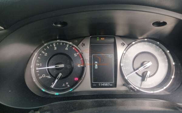 TOYOTA HILUX 2.4G DC 4X4