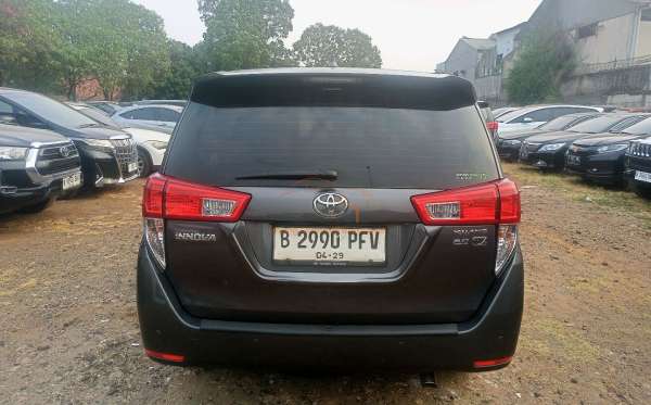 TOYOTA INNOVA 2.0 V